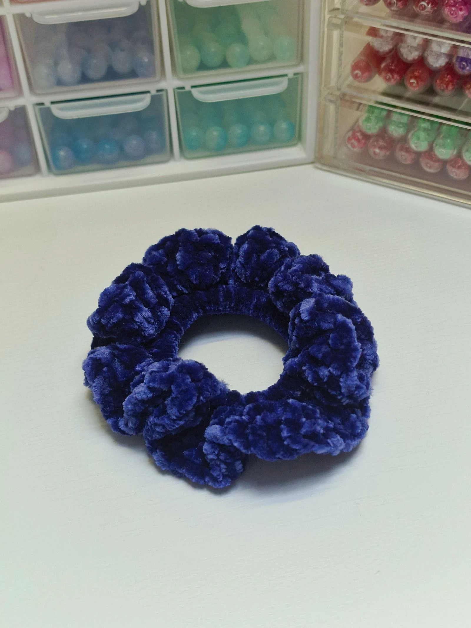 Blauw velvet scrunchie – photo 3